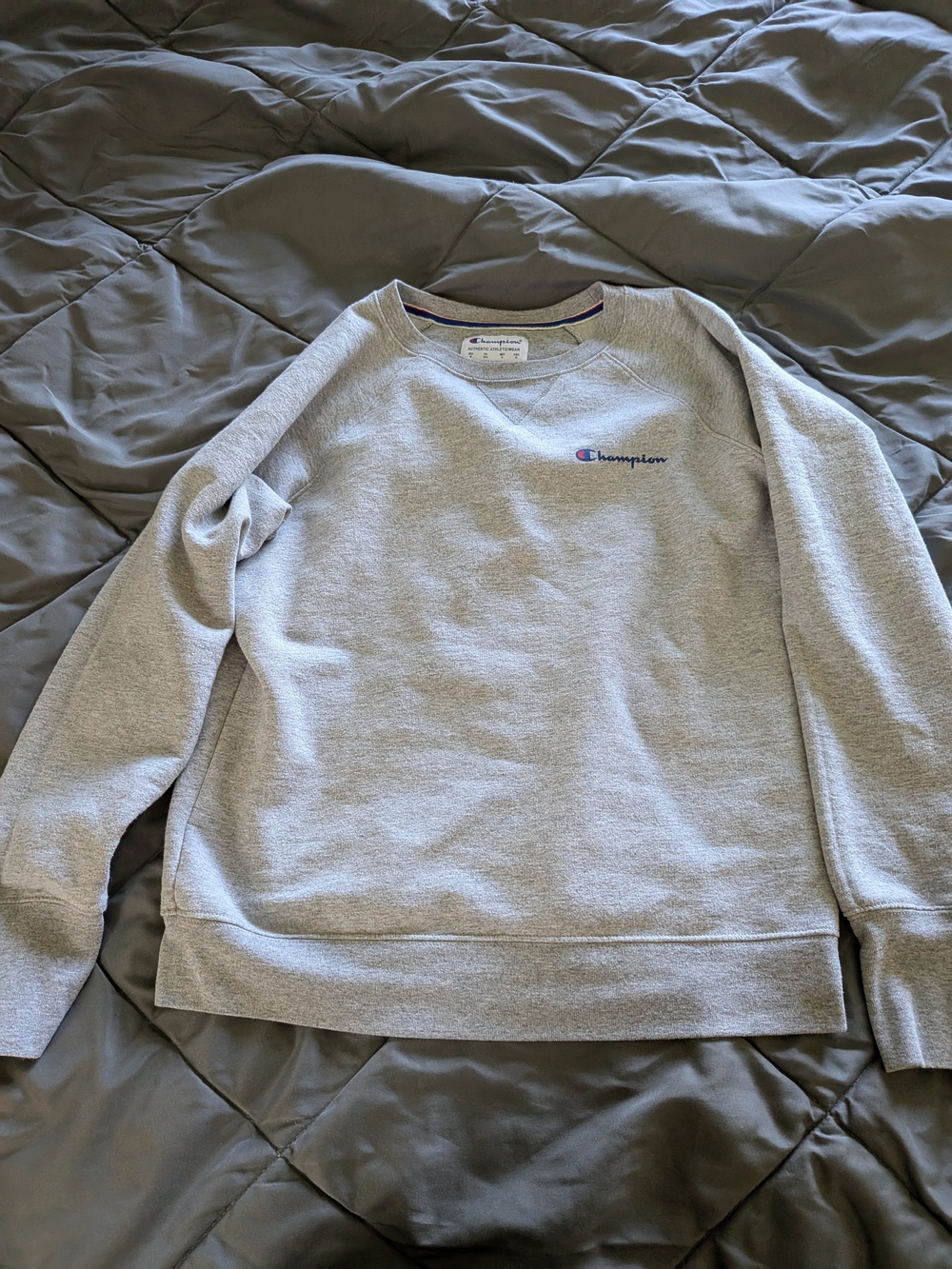 Champion WomensCrewneck Sweatshirt - Light Gray